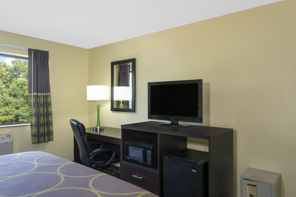 Super 8 By Wyndham Marietta Motel Luaran gambar